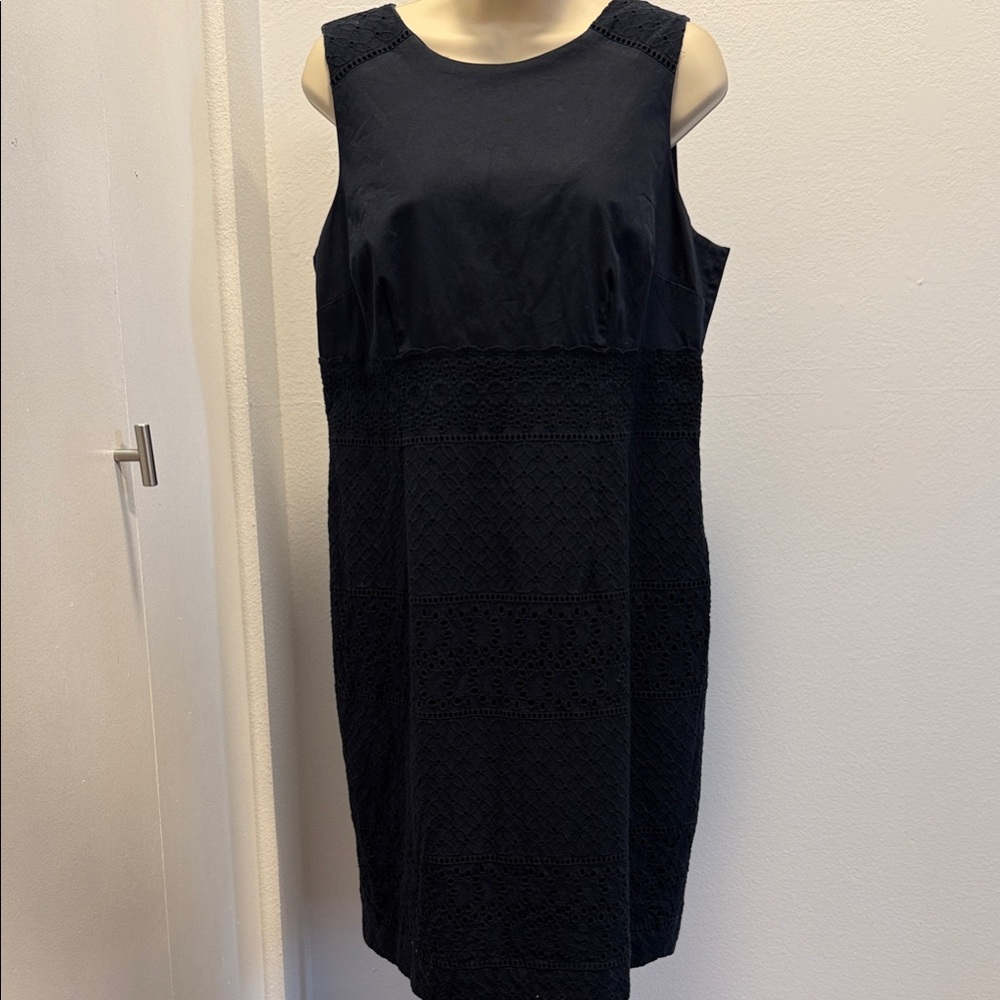 Ann Taylor Black Sleeveless Lace-Panel Midi Dress Gold Zipper Accent